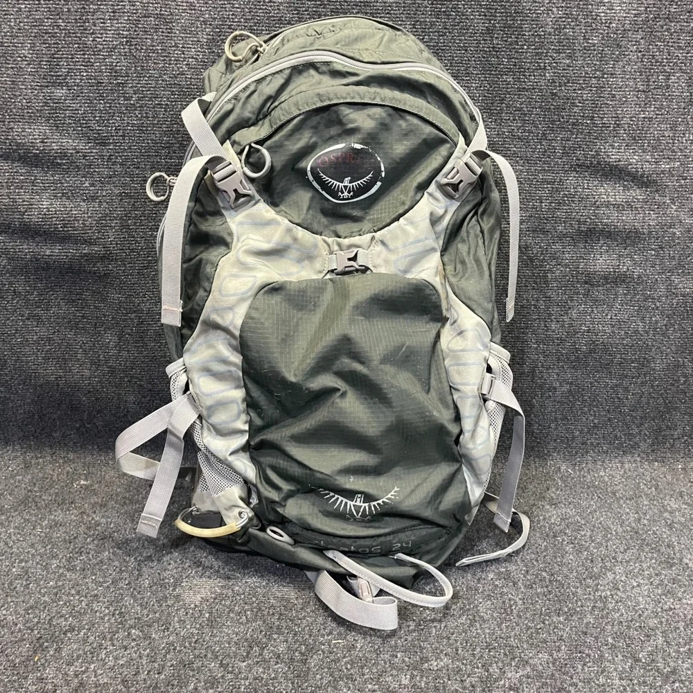 Osprey Stratos 24 Green Hiking Backpack w/ Osprey Hydeo 3.0L Hydration Reservoir